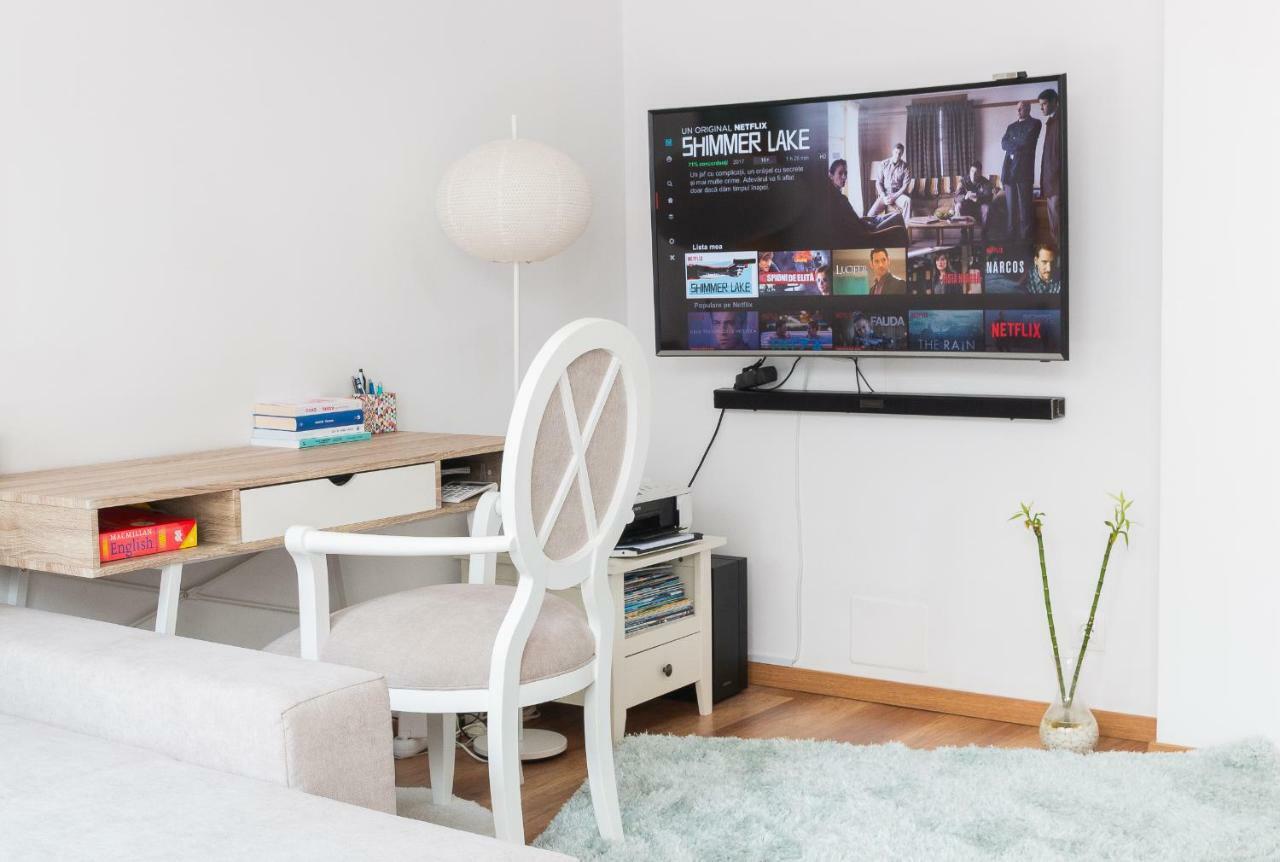Cozy Flat In The Heart Of The City Oradea Bagian luar foto