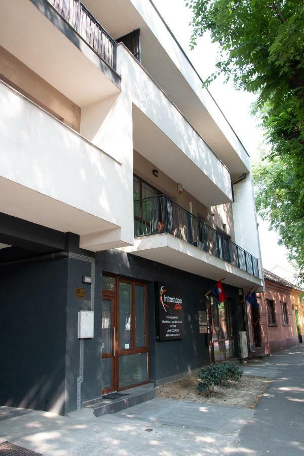 Cozy Flat In The Heart Of The City Oradea Bagian luar foto